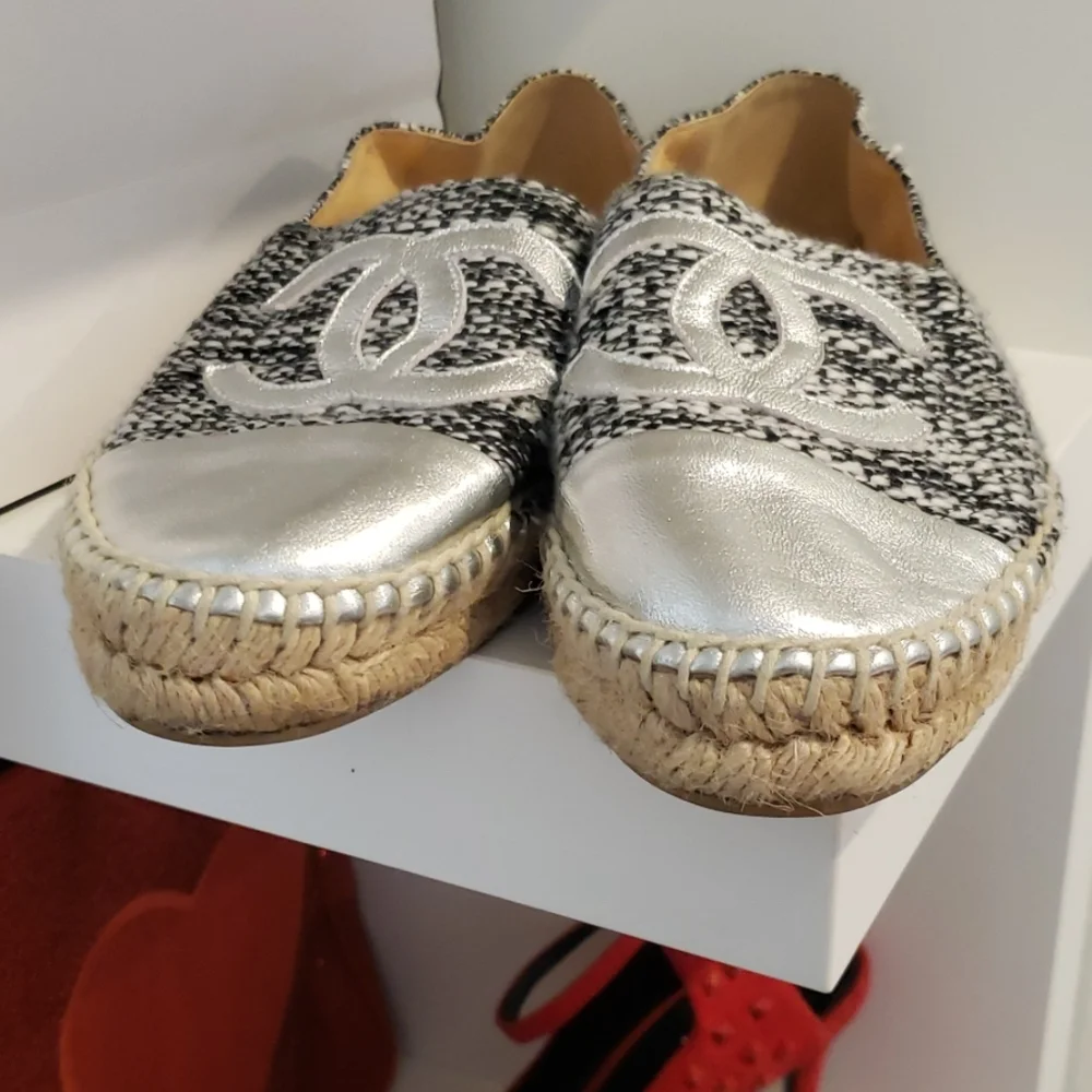 CHANEL Black & Silver Tweed Espadrilles
